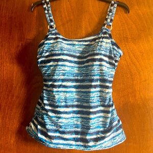 Women’s bathing suit top Croft and barrow Medium